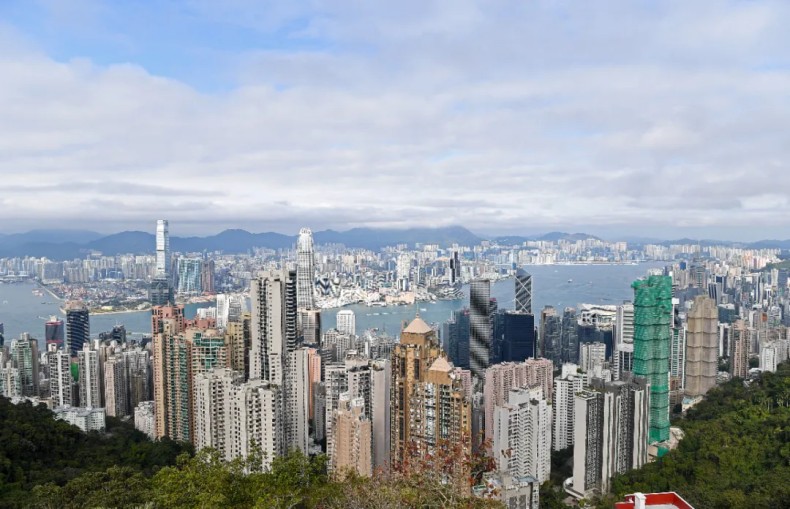 今年4月访港旅客达380万人次 同比上升13%